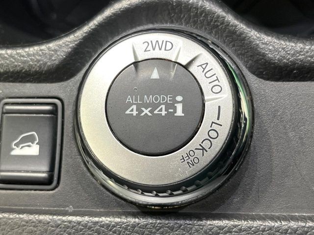 �y�I�[�����[�h4&times;4�z2WD/4WD���[�h����y�ɐ؂�ւ��\�B�R��d����2WD�A�X�^�b�N���ɖ𗧂�LOCK�AAUTO���[�h�ł�4WD�̔z���������Œ������A�H�ʏ󋵂��킸���肵��������T�|�[�g�B