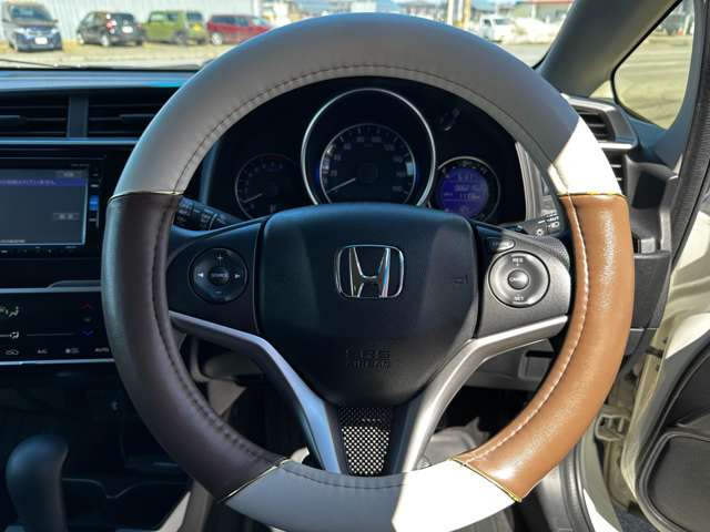 フィット1.3 13G Fパッケージ 4WD