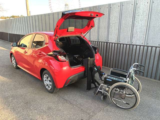 ヤリス1.5 G ウェルキャブ 車いす収納装置付車 タイプII