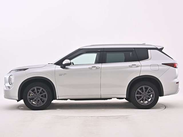 アウトランダーPHEV 2.4 P 4WD