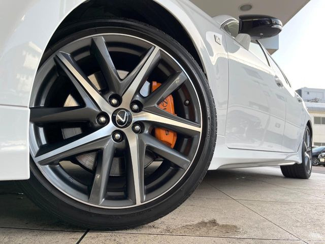 �y����19�C���`�A���~�z�C�[���z�O�ςɃ}�b�`���������A���~�z�C�[���𑕒����Ă���܂��B�e��ЊO�A���~�z�C�[����A�X�^�b�h���X�^�C�����戵�����Ă���܂��B���񂲑��k����������