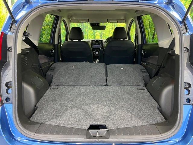 ���i�̂���������ʋ΁A���}���ɏ\���ȉ׎��X�y�[�X���m�ۂ��Ă���܂��B�Z�J���h�V�[�g��|���ƁA�傫�ȉו��̐ύڂ��\�ł���