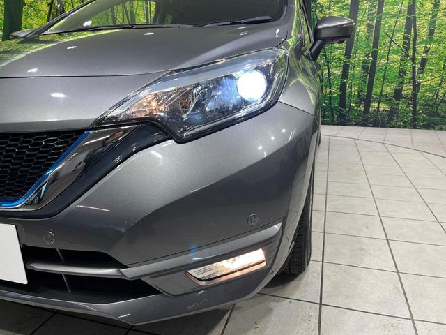 �yLED�w�b�h���C�g�z���V����ԑ��s�����ǍD�Ȏ��E���m�ۂ����S���ĉ^�]�ł��鍂�P�xLED�w�b�h���C�g�𑕔�!�_�����x�������A����d�͂��}�����Ă��܂��B