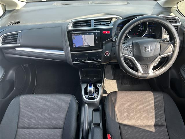 フィット1.5 ハイブリッド Fパッケージ