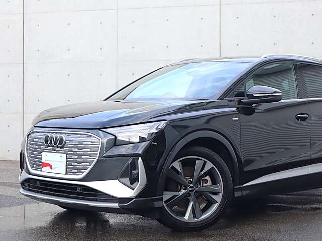 Q4 e-tron40 Sライン