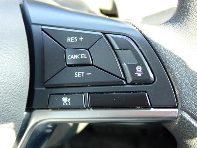 �y�N���[�Y�R���g���[���z�������H�ł̒��������s���y�ɁB�A�N�Z���y�_���𓥂܂��Ɏԑ������ɕۂ��Ƃ��\�ł��B�O���̎ԗ������m���ĎԊԂ�ۂ悤�ɑ��x���߂��Ă���܂�!!