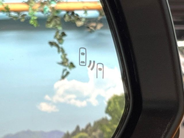 �y�u���C���h�X�|�b�g���j�^�[�z���s���A�h�A�~���[�̎��p�ɂȂ�₷���ӏ��Ɍ㑱�Ԃ��ڋ߂���ƃT�C�h�~���[�̃����Y�Ɍx����\��!�h���C�o�[�ɒ��ӊ��N�����Ă���܂��B