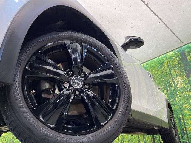 �y����18�C���`�A���~�z�C�[���z�O�ςɃ}�b�`���������A���~�z�C�[���𑕒����Ă���܂��B�e��ЊO�A���~�z�C�[����A�X�^�b�h���X�^�C�����戵�����Ă���܂��B���񂲑��k����������