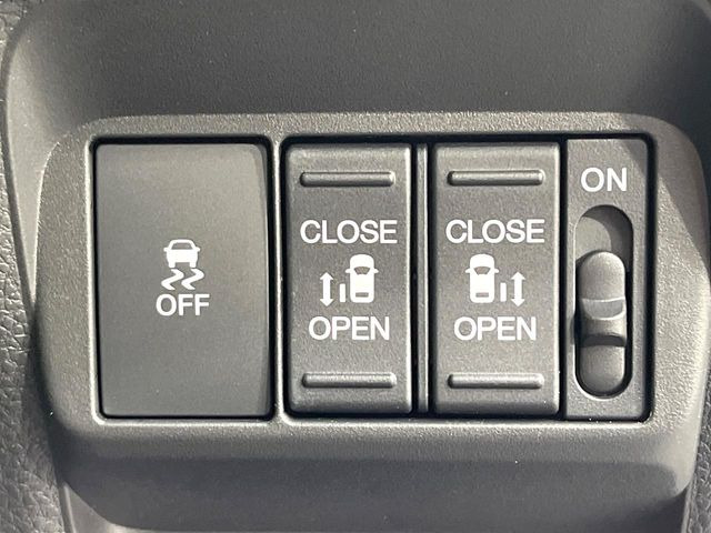 �y�����p���[�X���C�h�h�A�z�X�}�[�g�L�[��^�]�Ȃ̃X�C�b�`�Ō�ȗ����X���C�h�h�A�̊J���\���d��������͂����ăh�A���J����K�v�������A�����Ȃ��q�l�ł��ȒP�ɊJ���߂ł����K�ł���