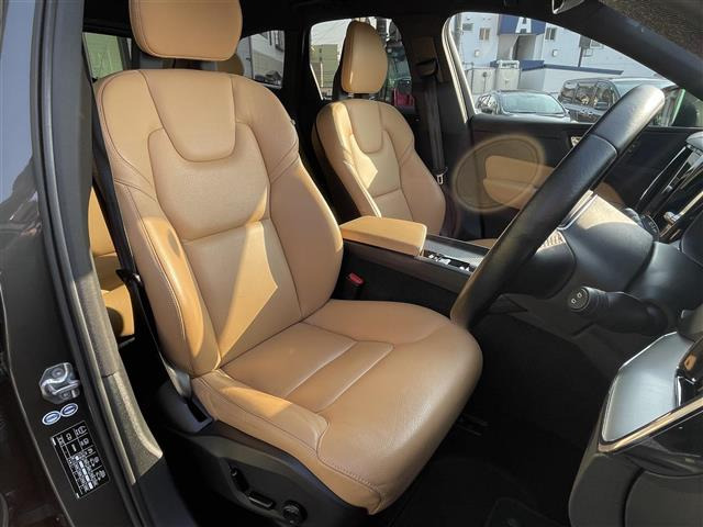 XC60T5 AWD モメンタム 4WD