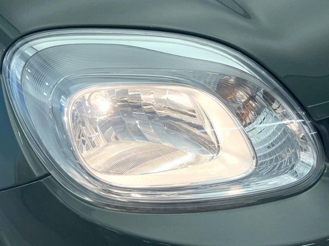 ●ヘッドライト:ヘッドライトは黄ばみも少なく、綺麗な状態を保っております。黄ばみ防止のレンズコーティングの施工も可能でございます。