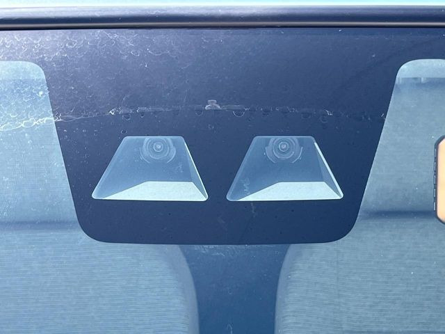 �y�X�}�[�g�A�V�X�g�z���s���ɑO���̎ԗ�����F�����A�Փ˂������Ȏ��͌x��ƃu���[�L�ŏՓˉ���Ɣ�Q�y�����A�V�X�g�B�����S�Ƀh���C�u�����y���݂��������܂��B