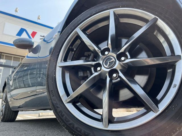 �y����17�C���`�A���~�z�C�[���z�O�ςɃ}�b�`���������A���~�z�C�[���𑕒����Ă���܂��B�e��ЊO�A���~�z�C�[����A�X�^�b�h���X�^�C�����戵�����Ă���܂��B���񂲑��k����������