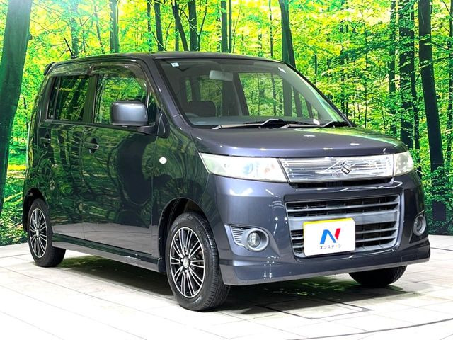 高透明度のガラス皮膜で撥水はもちろん、上質なツヤ・光沢を実現。紫外線や酸性雨から大切な愛車を保護し、色あせ・劣化を防止。「弾スプラッシュコート」、「弾プリミッサコート」からお選びいただけます。