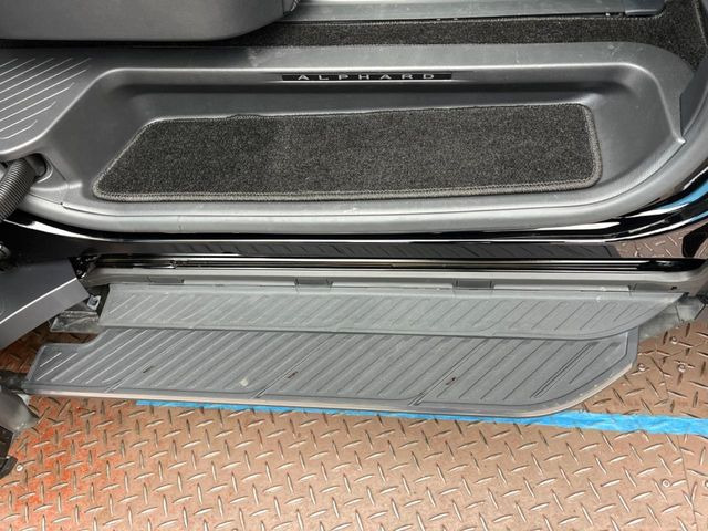 ���[�J�[�I�v�V�����́y���j�o�[�T���X�e�b�v�z�𑕔��B�X���C�h�h�A�ƘA�������X�e�b�v�ɂ��A�����Ȃ��q�l�̏��~�肪���Ղ��Ȃ�܂���