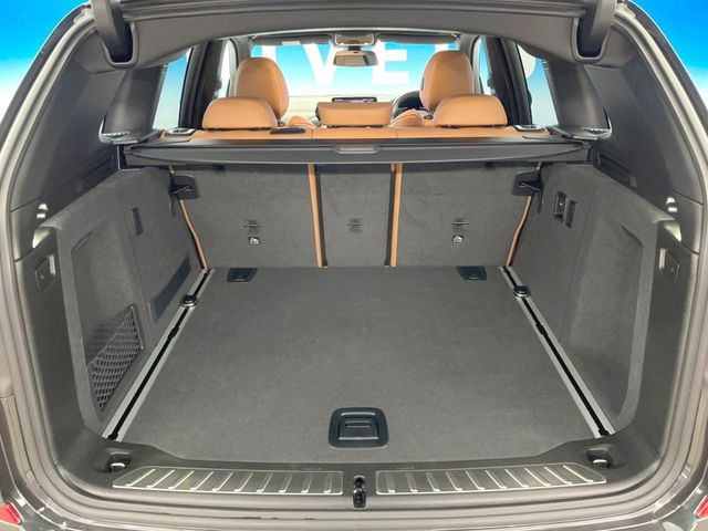 ●トランクルーム:趣味が広がる収容スペース!これだけの広さがあればお買い物やレジャーなどにも最適です!使用感も少なくきれいな状態を維持しております。