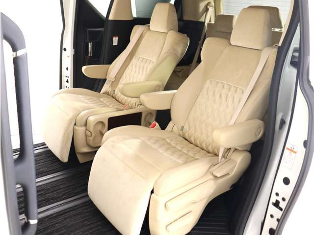 �y�I�b�g�}���t���Z�J���h�V�[�g�z�ő�800mm�̃����O�X���C�h�V�[�g�ƃI�b�g�}���@�\�ɂ�葫���y�X�L�΂������\�ł�!�܂��A�Ђ��|��������܂��̂ŁA���K�ȃh���C�u�����y���݂��������܂�!