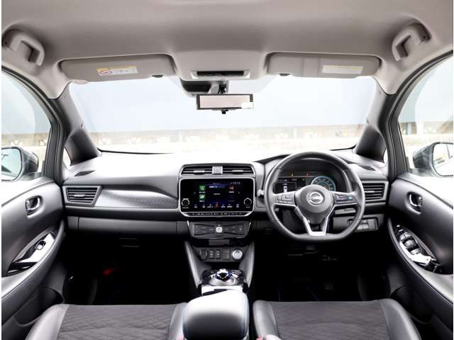 リーフX Vセレクション 90周年記念車