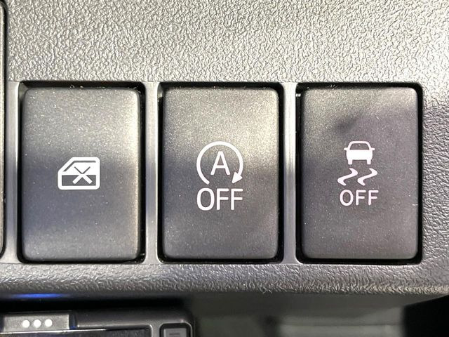 【アイドリングストップ】赤信号や渋滞で停車した際にエンジンを停止し、無駄な燃料の消費を抑えます。燃費向上や環境保護につなげる機能♪エンジンはブレーキを離せば再始動します。