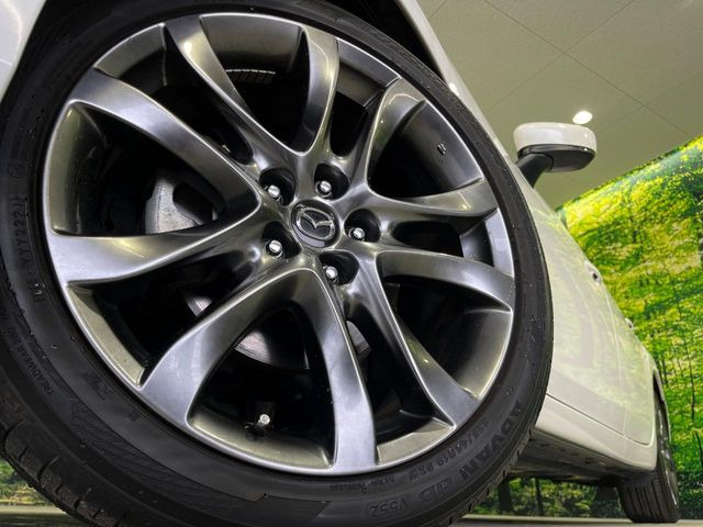 �y����19�C���`�A���~�z�C�[���z�O�ςɃ}�b�`���������A���~�z�C�[���𑕒����Ă���܂��B�e��ЊO�A���~�z�C�[����A�X�^�b�h���X�^�C�����戵�����Ă���܂��B���񂲑��k����������