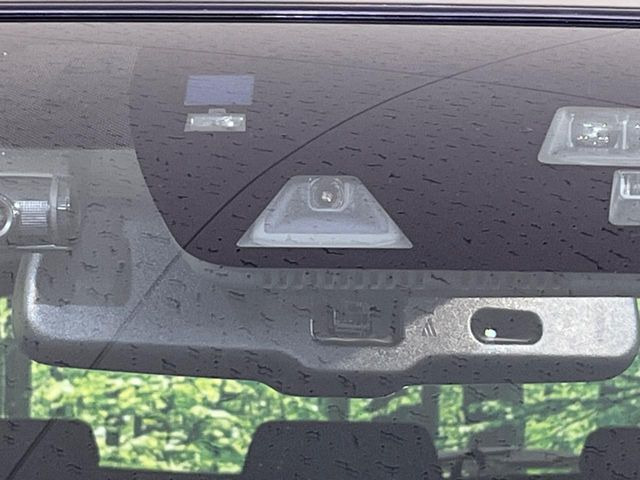 �y�X�}�[�g�u���[�L�T�|�[�g�z���s���ɑO���̎ԗ�����F�����A�Փ˂������Ȏ��͌x��ƃu���[�L�ŏՓˉ���Ɣ�Q�y�����A�V�X�g�B�����S�Ƀh���C�u�����y���݂��������܂��B