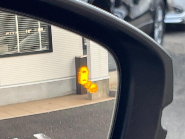 �y�u���C���h�X�|�b�g�C���t�H���[�V�����z���s���A�h�A�~���[�̎��p�ɂȂ�₷���ӏ��Ɍ㑱�Ԃ��ڋ߂���ƃT�C�h�~���[�t�߂Ɍx����\���A�h���C�o�[�ɒ��ӊ��N�����Ă���܂��B