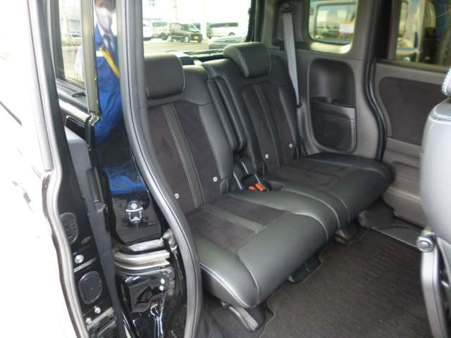 ��l���������ƍ���郊�A�V�[�g�B�X���C�h�@�\���t���Ă��܂��̂Ŏg�����ɍ��킹�Ă��g�������܂��B���̑����̍L�����Ă��������B