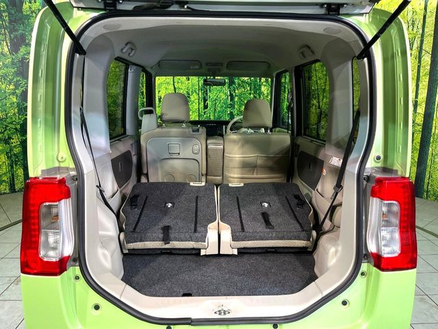 ���i�̂���������ʋ΁A���}���ɏ\���ȉ׎��X�y�[�X���m�ۂ��Ă���܂��B�Z�J���h�V�[�g��|���ƁA�傫�ȉו��̐ύڂ��\�ł���