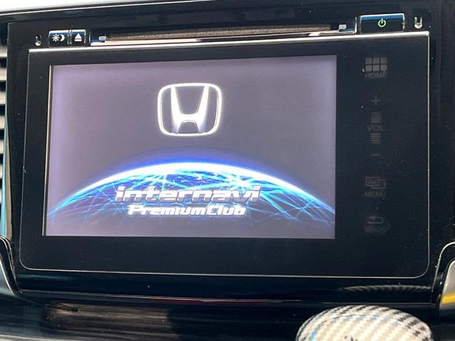 �y���[�J�[�����i�r�z�C���e���A�ɗn�����ރX�^�C���b�V���ȁu��p�݌v�v���[�J�[�i�r�𑕔��􎋔F���⑀�쐫�ȂǊ�{���\�ɂ��D��A���㎿�ȃJ�[���C�t�����y���݂��������܂��B