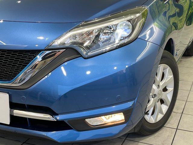 �yLED�w�b�h���C�g�z���V����ԑ��s�����ǍD�Ȏ��E���m�ۂ����S���ĉ^�]�ł��鍂�P�xLED�w�b�h���C�g�𑕔�!�_�����x�������A����d�͂��}�����Ă��܂��B