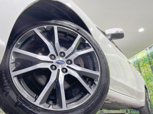 �y����17�C���`�A���~�z�C�[���z�O�ςɃ}�b�`���������A���~�z�C�[���𑕒����Ă���܂��B�e��ЊO�A���~�z�C�[����A�X�^�b�h���X�^�C�����戵�����Ă���܂��B���񂲑��k����������