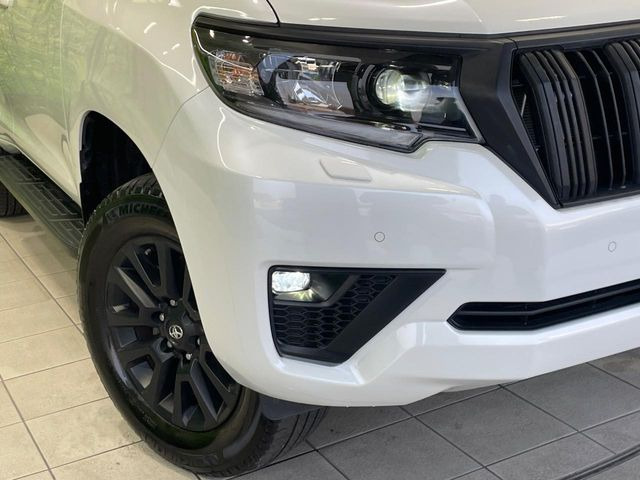 �yLED�w�b�h���C�g�z���V����ԑ��s�����ǍD�Ȏ��E���m�ۂ����S���ĉ^�]�ł��鍂�P�xLED�w�b�h���C�g�𑕔�!�_�����x�������A����d�͂��}�����Ă��܂��B