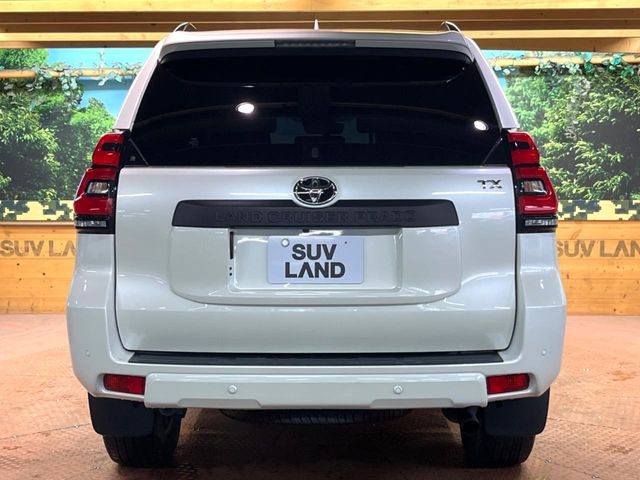 安心の最長10年・走行無制限保証(有償)をご用意。保証内容も充実はもちろん、無料点検&オイル交換や、年中無休の全国・24時間ロードサービスも付帯されておりますのでご安心下さい。