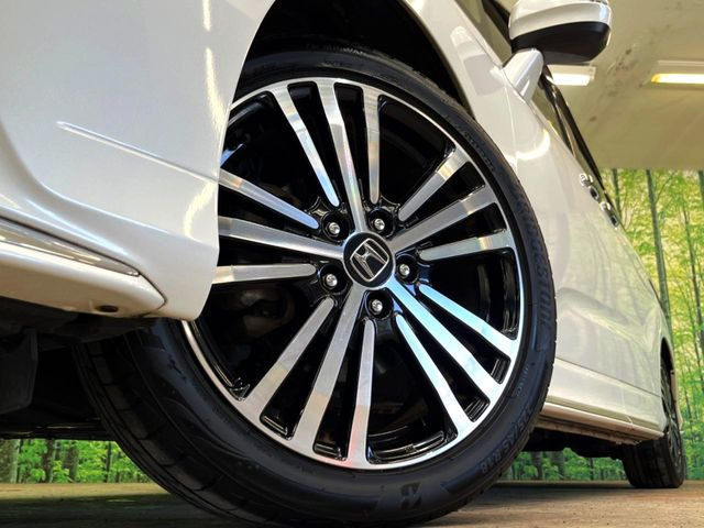 �y�����A���~�z�C�[���z�O�ςɃ}�b�`���������A���~�z�C�[���𑕒����Ă���܂��B�e��ЊO�A���~�z�C�[����A�X�^�b�h���X�^�C�����戵�����Ă���܂��B���񂲑��k����������