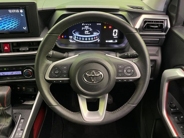 �y�����v�����X�e�A�����O�z�㎿�Ȋv���g�p���邱�ƂŁA��ɂ����������݂ƂĂ��^�]���₷���n���h���ł���