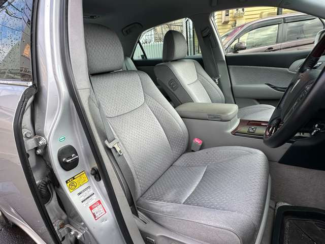 ���̋Ǝ҂ɂ������ې􂢁A�V�[�g�̃^�o�R�Ȃǂɂ��R�Q���̃��y�A��(�L��)�������Ă���܂��B