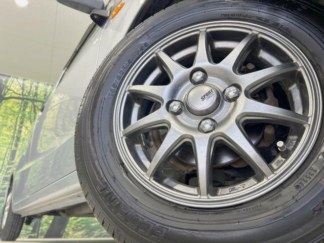 �y13�C���`�A���~�z�C�[���z�O�ςɃ}�b�`�����A���~�z�C�[���𑕒����Ă���܂��B�e��A���~�z�C�[����A�X�^�b�h���X�^�C�����戵�����Ă���܂��B���񂲑��k����������