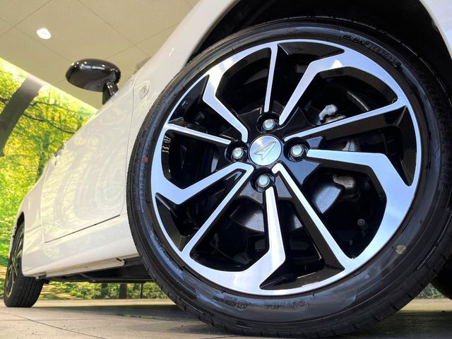 【純正16インチアルミホイール】外観にマッチした純正アルミホイールを装着しております。各種社外アルミホイールや、スタッドレスタイヤも取扱いしております。是非ご相談ください♪