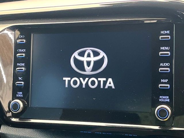 �y8�C���` �f�B�X�v���C�I�[�f�B�I�z���ʂ̃f�B�X�v���C��AppleCarPlay��AndroidAuto�����p�\�B�傫�ȉ�ʂŃX�}�z�i�r�A�v���������p���������܂���