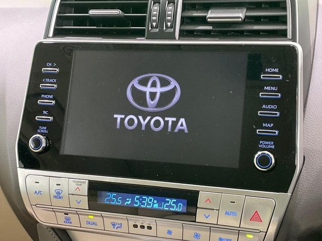 �y���[�J�[�����i�r�z�C���e���A�ɗn�����ރX�^�C���b�V���ȁu��p�݌v�v���[�J�[�i�r�𑕔��􎋔F���⑀�쐫�ȂǊ�{���\�ɂ��D��A���㎿�ȃJ�[���C�t�����y���݂��������܂��B