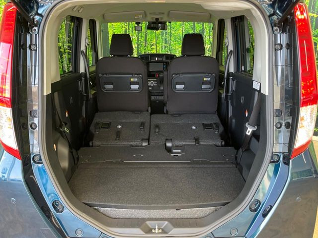 ���i�̂���������ʋ΁A���}���ɏ\���ȉ׎��X�y�[�X���m�ۂ��Ă���܂��B�Z�J���h�V�[�g��|���ƁA�傫�ȉו��̐ύڂ��\�ł���