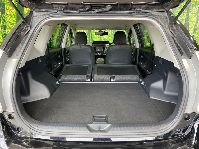 ���i�̂���������ʋ΁A���}���ɏ\���ȉ׎��X�y�[�X���m�ۂ��Ă���܂��B�Z�J���h�V�[�g��|���ƁA�傫�ȉו��̐ύڂ��\�ł���