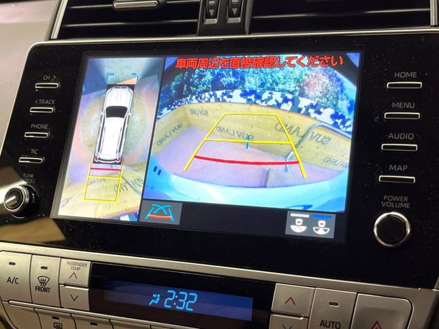 【パノラミックビューモニター】専用のカメラにより、上から見下ろしたような視点で360度クルマの周囲を確認することができます☆死角部分も確認しやすく、狭い場所での切り返しや駐車もスムーズに行えます。