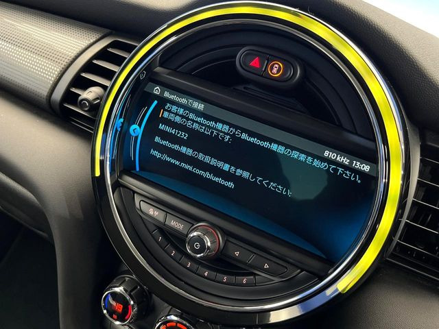 ��Bluetooth:���莝���̃X�}�[�g�t�H���ȂǂƐڑ����A�n���Y�t���[�ʘb��Տꊴ����~���[�W�b�N�Đ������y���݂��������܂��B�����ڑ��ł��̂Ŕς킵��������܂����