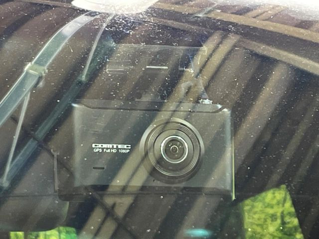 【ドライブレコーダー】ドライブレコーダー装備!走行中はもちろん、あおり運転や事故に遭遇した際、映像で記録し、万一のリスクに備えます。※記録用SDカードはお客様ご自身でご準備いただく必要があります。