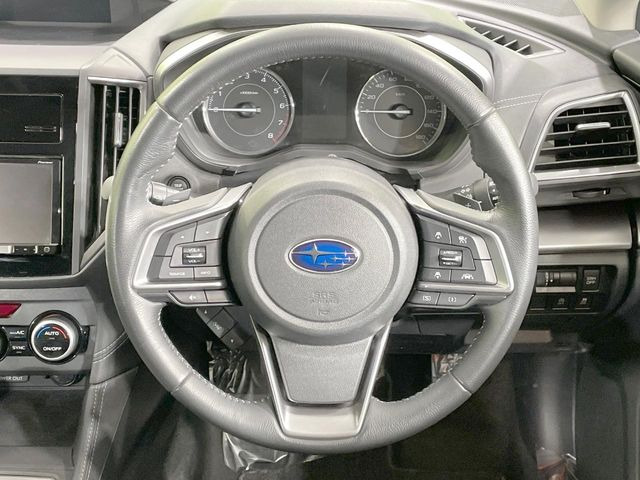 �y�����v�����X�e�A�����O�z�㎿�Ȋv���g�p���邱�ƂŁA��ɂ����������݂ƂĂ��^�]���₷���n���h���ł���