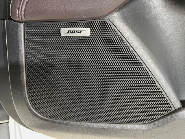 �yBOSE�T�E���h�V�X�e���z���[�J�[�I�v�V�����̍��i�ʃT�E���h�V�X�e���𓋍ځB��p�̃`���[�j���O���{���ꂽ�召�l�X�ȃX�s�[�J�[����ǎ��ȃT�E���h���t�ł��A�Տꊴ���ӂ�鉹����Ԃ����o���܂��B