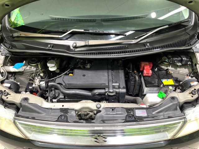 親切・丁寧な専門メカニックスタッフが応対!・車検・点検整備・事故等の修理などアフターサービスも安心。お車のカスタマイズもネクステージのサービススタッフまでご相談ください!