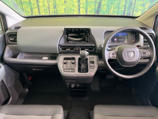 フリード1.5 e:HEV クロスター