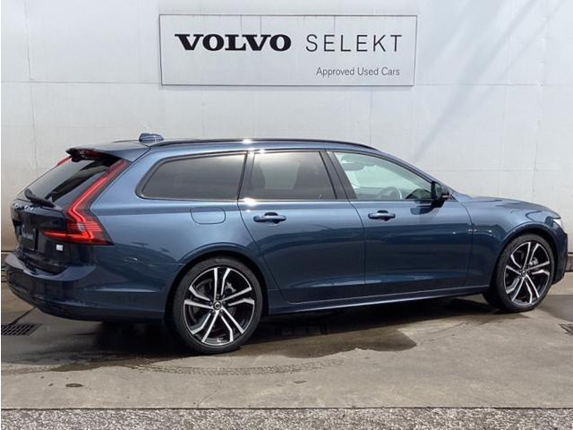 V90リチャージ アルティメット T8 AWD プラグインハイブリッド 4WD
